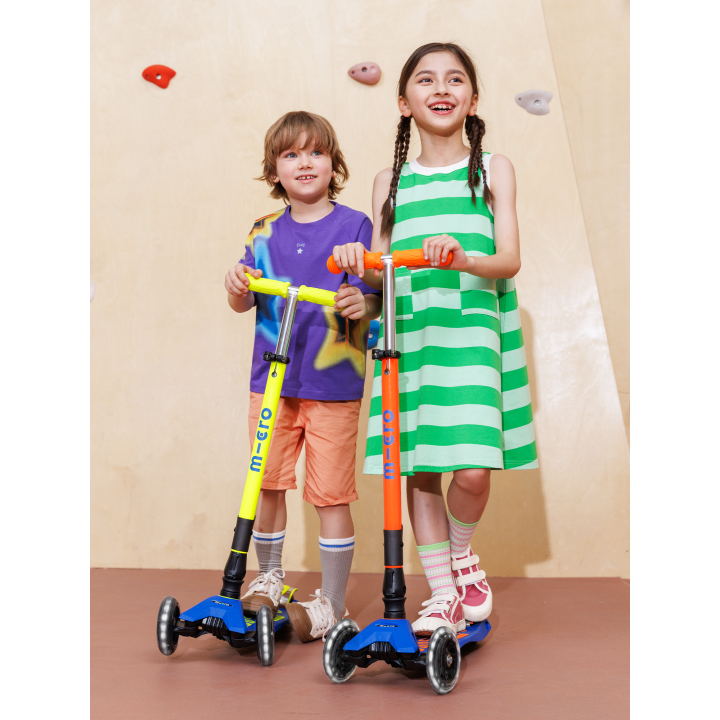 Trottinette enfant Maxi Micro Deluxe pliable Néon Orange LED