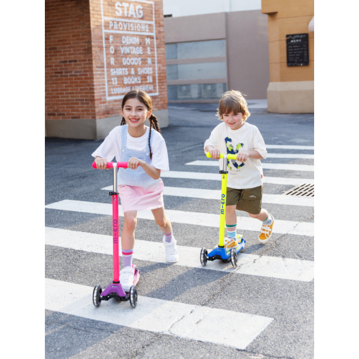 Trottinette enfant Maxi Micro Deluxe Néon Rose LED