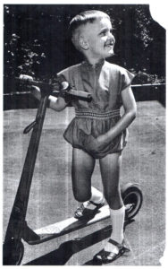Image de la première patinette, l'ancêtre de la trottinette Image de la première patinette, l'ancêtre de la trottinette